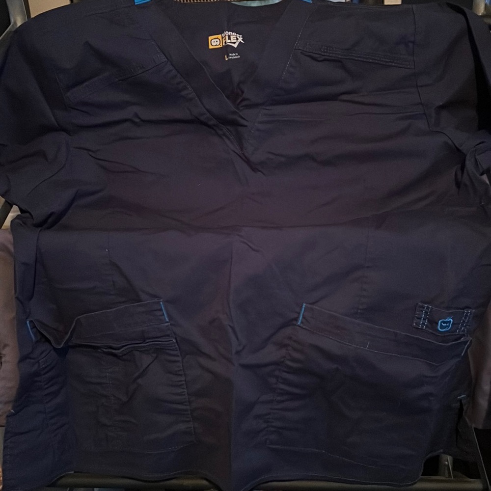 Woman’s scrubs top